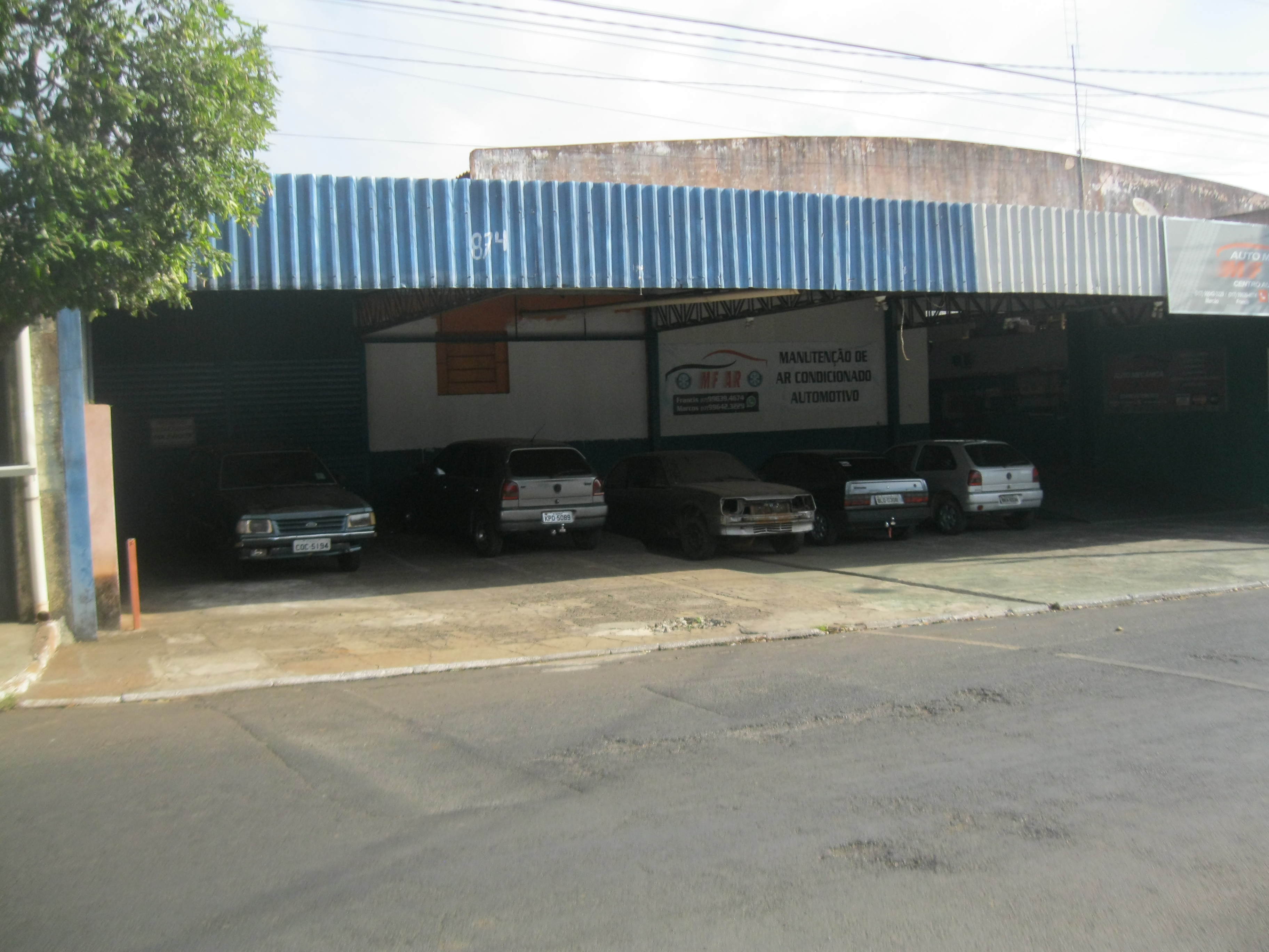 Barracão dividivo em 4 salões comerciais